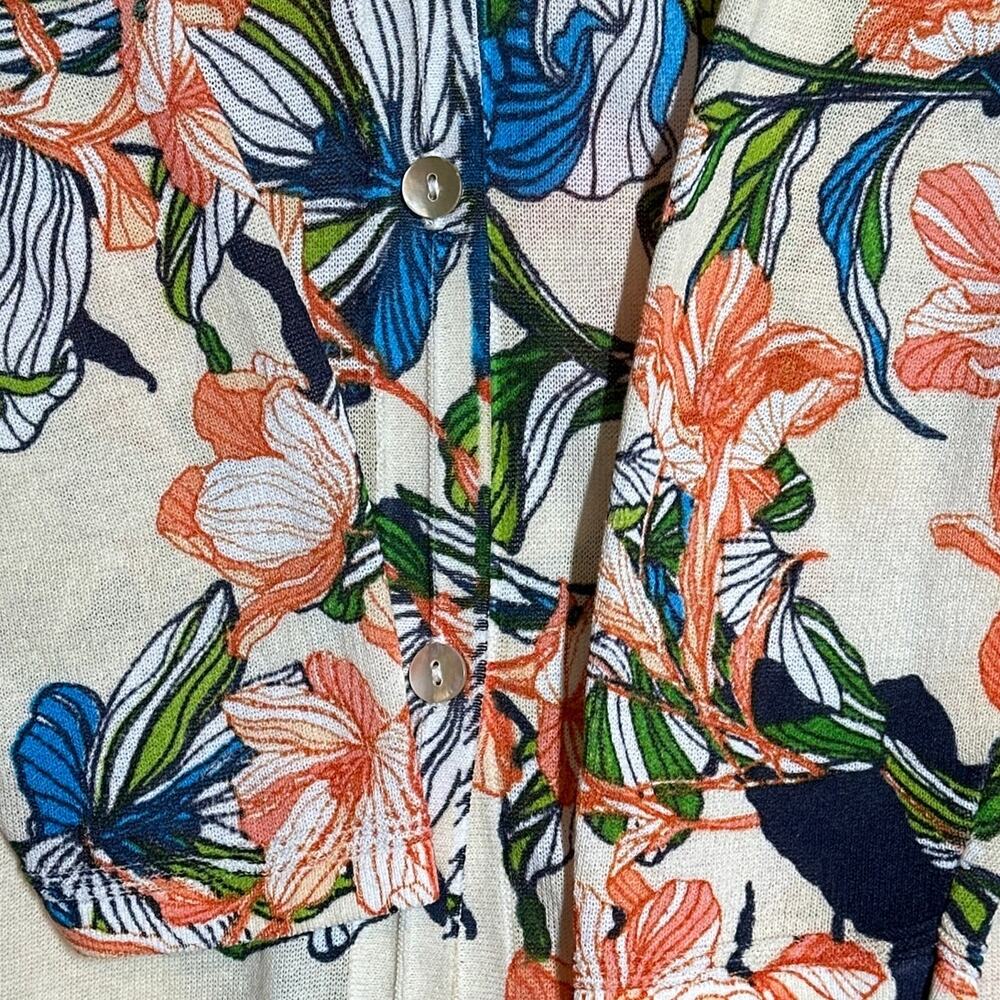 Chico’s The Everyday Cardigan Sweater Floral Print Sz 1 = M Long Sleeves Arsty - Picture 5 of 12
